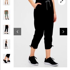 Gap Hike Ruched black Capris